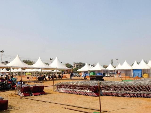 Tents being set up for the 10-day event, which will feature a total of 400 stalls and bring together artisans from Rajasthan, Gujarat, Uttarakhand and UP, among others. (Sunil Ghosh/HT Photo) Tents being set up for the 10-day event, which will feature a total of 400 stalls and bring together artisans from Rajasthan, Gujarat, Uttarakhand and UP, among others. (Sunil Ghosh/HT Photo)