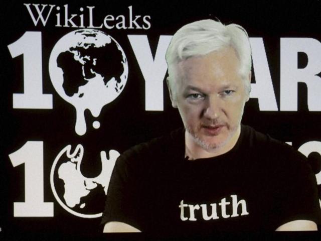 Assange‘s website has been publishing hacked emails from Clinton’s campaign. (AP FILE) Assange‘s website has been publishing hacked emails from Clinton’s campaign. (AP FILE)