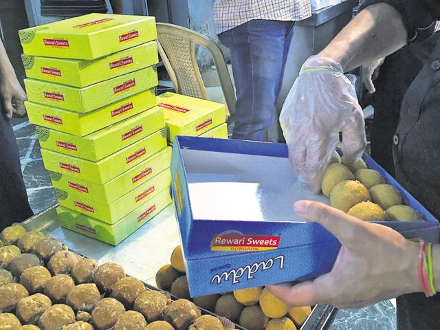 More than 48 sweet stores, big and small, have been inspected in the last one week.(Abhinav Saha/Representative photo) More than 48 sweet stores, big and small, have been inspected in the last one week.(Abhinav Saha/Representative photo)