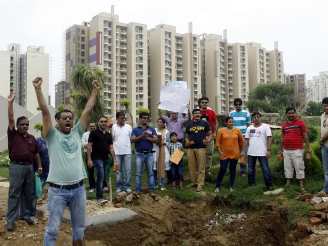 The announcement of refund in a case concerning homebuyers in Gurgaon has left them relieved but merely getting the amount back is not enough for them to purchase another house in the same locality.(Manoj Kumar (Picture for representational purpose only)) The announcement of refund in a case concerning homebuyers in Gurgaon has left them relieved but merely getting the amount back is not enough for them to purchase another house in the same locality.(Manoj Kumar (Picture for representational purpose only))