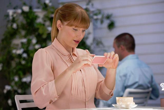 Bryce Dallas Howard features in the first episode of the season, Nosedive. (NETFLIX)