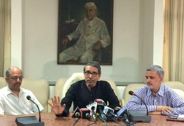 JNU vice-chnacellor M Jagdeesh Kumar addresses a press Conference in university’s admin block in New Delhi. (Saumya Khandelwal/HT Photo) JNU vice-chnacellor M Jagdeesh Kumar addresses a press Conference in university’s admin block in New Delhi. (Saumya Khandelwal/HT Photo)
