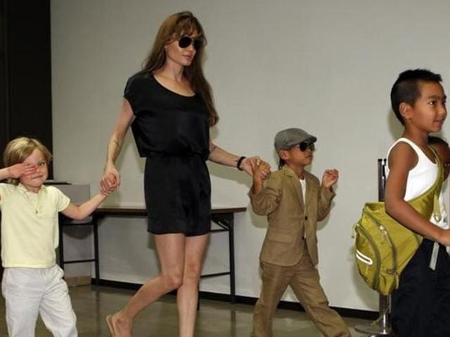 Angelina Jolie Spotted in Los Angeles Without Wedding Ring -- See the Pic!