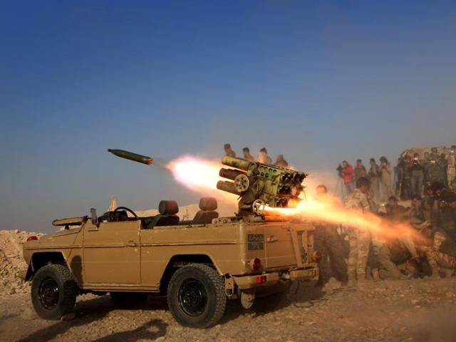 Members of the Iraqi Special Operations Forces (ISOF) advance further towards Mosul during an operation to attack Islamic State militants in Mosul, Iraq, (REUTERS Photo) Members of the Iraqi Special Operations Forces (ISOF) advance further towards Mosul during an operation to attack Islamic State militants in Mosul, Iraq, (REUTERS Photo)