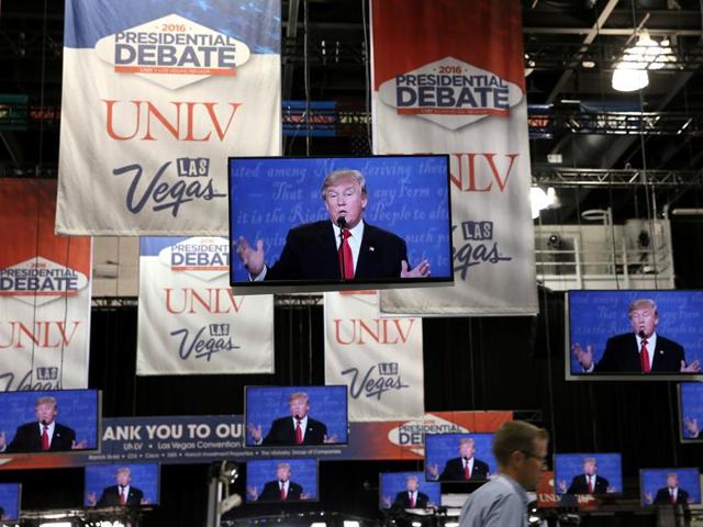Media members listen to the third and final 2016 presidential campaign debate. (Reuters Photo) Media members listen to the third and final 2016 presidential campaign debate. (Reuters Photo)