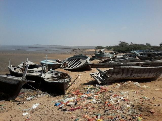 It is common to see abandoned boats dotting the creeks of Gujarat’s Kutch that shares its border with Pakistan. (Nayan Joshi/HT Photo) It is common to see abandoned boats dotting the creeks of Gujarat’s Kutch that shares its border with Pakistan. (Nayan Joshi/HT Photo)