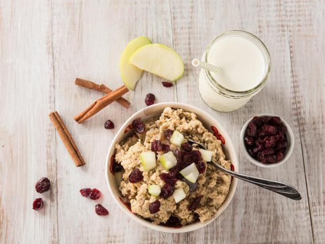 Oatmeal: Oats have high fibre content and are healthy. You can have a small bowl of oatmeal with milk or yoghurt, with a variety of fruit topping. You can also choose to snack on some oatmeal cookies or cupcakes. (Shutterstock) Oatmeal: Oats have high fibre content and are healthy. You can have a small bowl of oatmeal with milk or yoghurt, with a variety of fruit topping. You can also choose to snack on some oatmeal cookies or cupcakes. (Shutterstock)