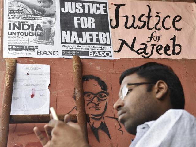 JNU vice-chancellor M Jagadesh Kumar (centre) addressing the media on Thursday. Fatima Nafees alleged the varsity did not inform her that her son was missing.(Saumya Khandelwal/ HT Photo) JNU vice-chancellor M Jagadesh Kumar (centre) addressing the media on Thursday. Fatima Nafees alleged the varsity did not inform her that her son was missing.(Saumya Khandelwal/ HT Photo)