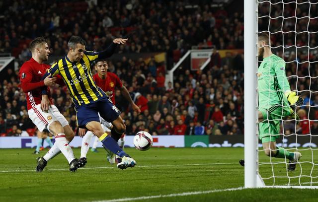 Van Persie scored a consolation goal for Fenerbahce. (REUTERS) Van Persie scored a consolation goal for Fenerbahce. (REUTERS)