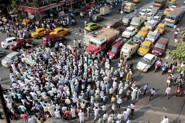 On Friday the blockade at Esplanade for about an hour by three Trinamool MPs made the party’s stand on the uniform civil code clear. (Ramkrishna Samanta) On Friday the blockade at Esplanade for about an hour by three Trinamool MPs made the party’s stand on the uniform civil code clear. (Ramkrishna Samanta)