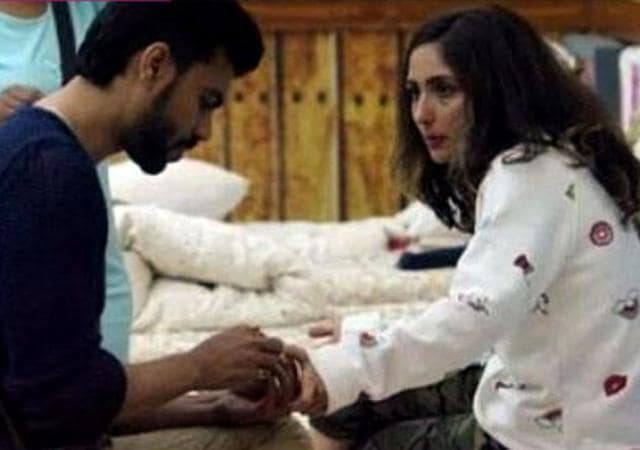 Bigg Boss contestant Akanksha Sharma while talking to Gaurav Chopra made some serious allegations against Yuvi’s mother Shabnam Singh. Bigg Boss contestant Akanksha Sharma while talking to Gaurav Chopra made some serious allegations against Yuvi’s mother Shabnam Singh.