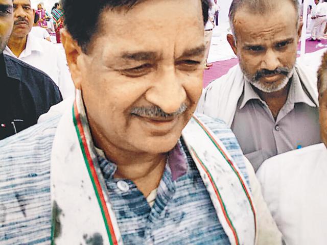 Saini, who has been strongly opposing quota to Jats, accused the youths of attacking him physically. (HT Photo) Saini, who has been strongly opposing quota to Jats, accused the youths of attacking him physically. (HT Photo)