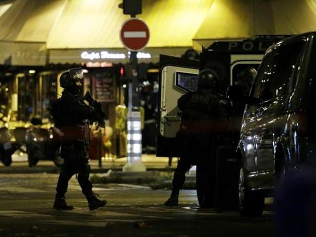 Police officers of the armed response unit man a position close to the Bataclan theatre on November 13, 2015 after a series of gun attacks occurred across Paris as well as explosions outside the national stadium where France was hosting Germany. (AFP File Photo) Police officers of the armed response unit man a position close to the Bataclan theatre on November 13, 2015 after a series of gun attacks occurred across Paris as well as explosions outside the national stadium where France was hosting Germany. (AFP File Photo)
