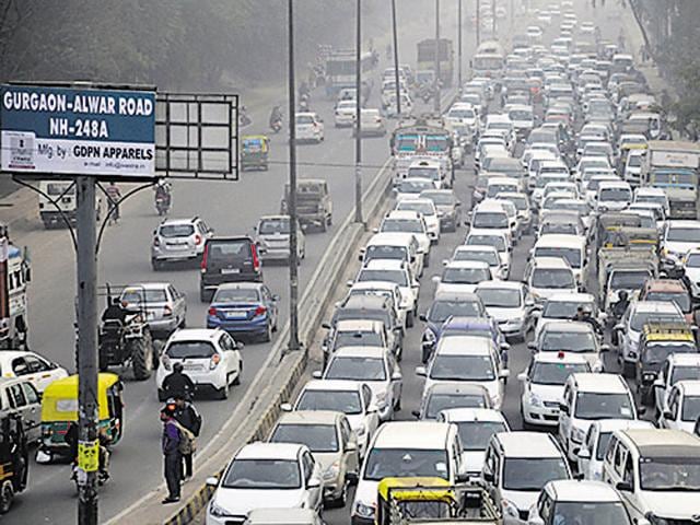 The flyover will ease jams on Gurgaon-Alwar road.(HT File) The flyover will ease jams on Gurgaon-Alwar road.(HT File)