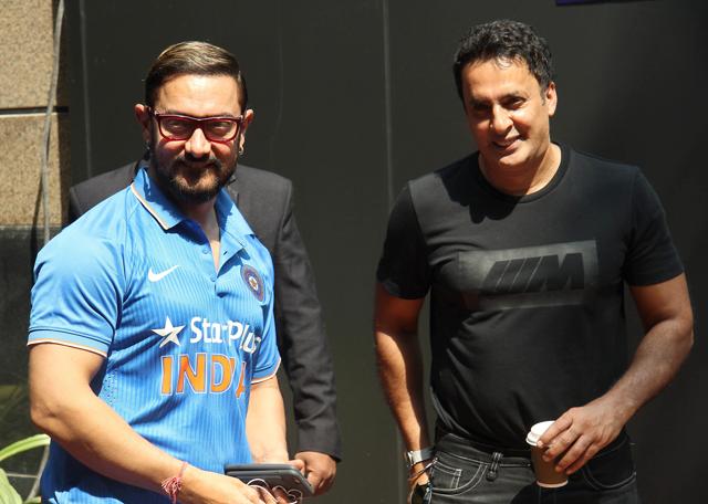Indian Bollywood actors Aamir Khan (L) and Mamik Singh attend the ‘Jio MAMI 18th Mumbai Film Festival’ Movie Mela for Hindi film ‘Jo Jeeta Wohi Sikandar’ directed by Mansoor Khan. (AFP) Indian Bollywood actors Aamir Khan (L) and Mamik Singh attend the ‘Jio MAMI 18th Mumbai Film Festival’ Movie Mela for Hindi film ‘Jo Jeeta Wohi Sikandar’ directed by Mansoor Khan. (AFP)