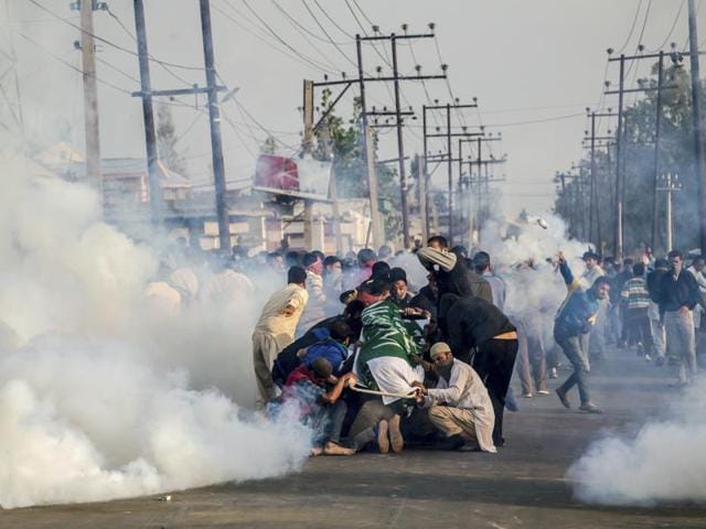 Violence in Kashmir erupted following the killing of Hizbul commander Burhan Wani on July 8.(AP Photo) Violence in Kashmir erupted following the killing of Hizbul commander Burhan Wani on July 8.(AP Photo)