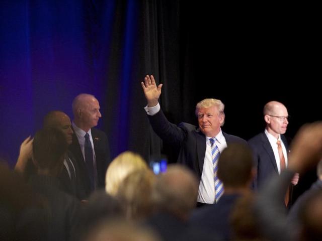 Republican Presidential nominee Donald J. Trump waves to supporters after holding an event at the Eisenhower Hotel and Conference Center October 22 in Gettysburg, Pennsylvania. (AFP) Republican Presidential nominee Donald J. Trump waves to supporters after holding an event at the Eisenhower Hotel and Conference Center October 22 in Gettysburg, Pennsylvania. (AFP)