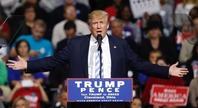 Republican presidential candidate Donald Trump addresses supporters during a campaign rally in Cleveland, Ohio. (AFP Photo)
