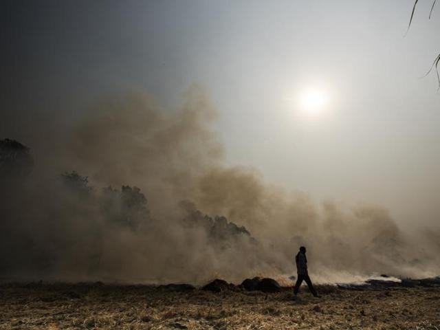 Delhi Chokes On Smoke From Neighbouring States | Latest News Delhi ...