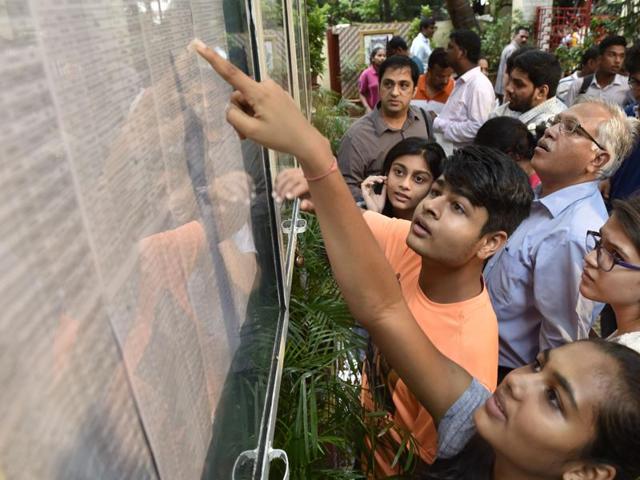 Over two lakh students in Mumbai region secured admission in the process, which stretched from June to September. (HT File Photo)