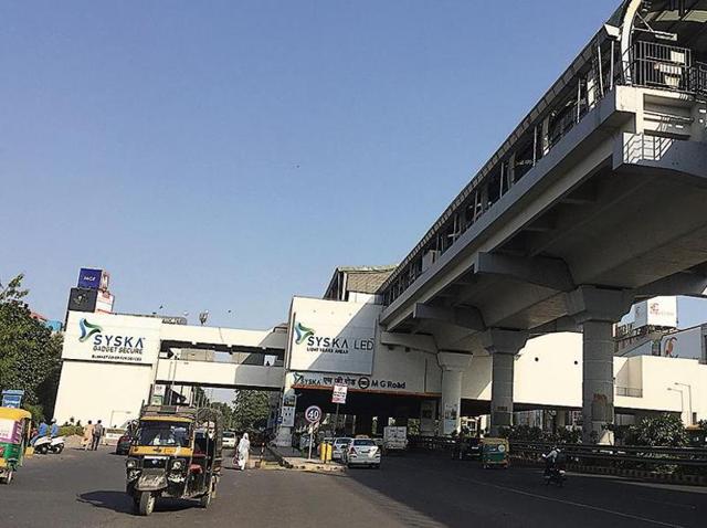 Though the Central Industrial Security Force (CISF) is responsible for security inside metro stations, maintenance of law and order outside the boundaries of stations comes under the purview of the state police.(Parveen Kumar/HT Photo)