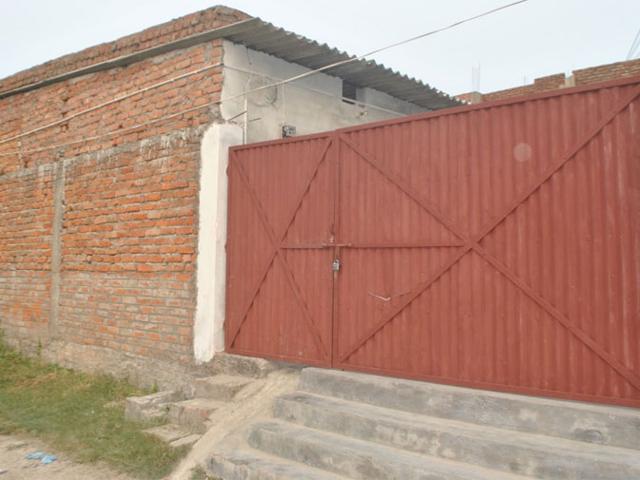 The house where Sarita Devi was tied to a chair and burnt to death. (HT Photo) The house where Sarita Devi was tied to a chair and burnt to death. (HT Photo)