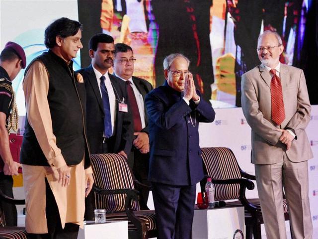 President Pranab Mukherjee with MP Shashi Tharoor at the BSS-AFGG Reunion 2016 in New Delhi.(PTI Photo) President Pranab Mukherjee with MP Shashi Tharoor at the BSS-AFGG Reunion 2016 in New Delhi.(PTI Photo)