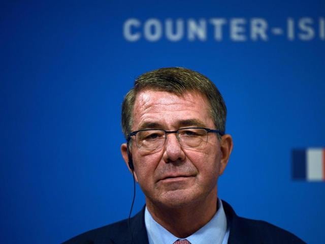 US Secretary of Defence Ashton Carter speaks as French Defence Minister listens on during a joint press conference following a meeting with ministers from 12 other countries in Paris. (AFP Photo) US Secretary of Defence Ashton Carter speaks as French Defence Minister listens on during a joint press conference following a meeting with ministers from 12 other countries in Paris. (AFP Photo)