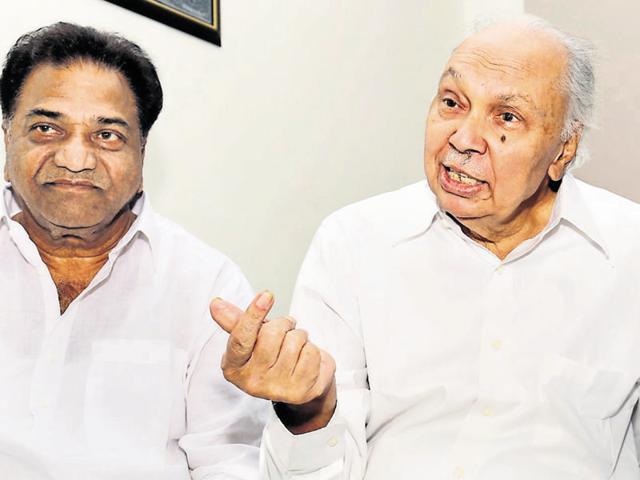 Congress leader Surinder Singla during a press conference in Bathinda on Monday.(HT Photo)