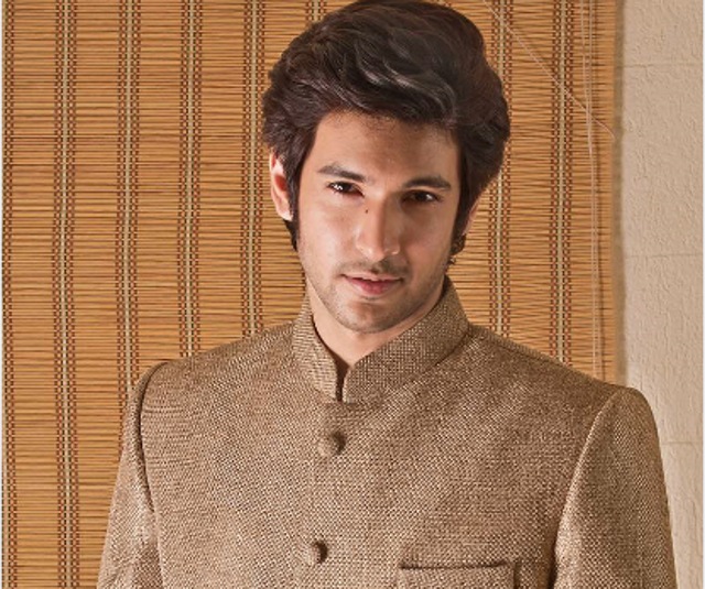 Actor Shivin Narang has been waiting for Dhanteras to come to buy a new phone.