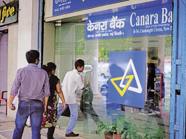 The government, which hired executives from the private sector to take charge of Canara Bank and Bank of Baroda last year, has decided not to pursue the policy for now.(Mint) The government, which hired executives from the private sector to take charge of Canara Bank and Bank of Baroda last year, has decided not to pursue the policy for now.(Mint)