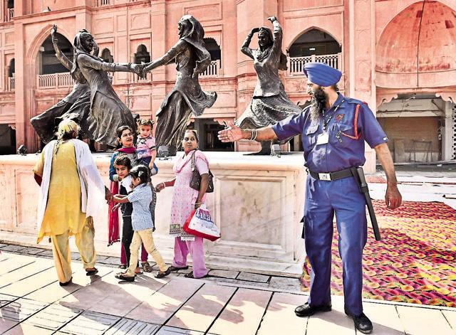 Private security posted near Golden Temple precinct in Amritsar on Wednesday. (Gurpreet Singh/HT) Private security posted near Golden Temple precinct in Amritsar on Wednesday. (Gurpreet Singh/HT)