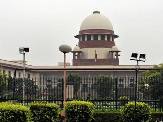 The Supreme Court said that temporary workers are entitled to wages at par with permanent employees. (HT File Photo) The Supreme Court said that temporary workers are entitled to wages at par with permanent employees. (HT File Photo)