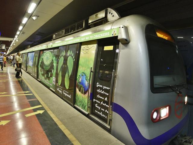 The Delhi Metro train was decorated for the festival of Diwali, in New Delhi. (Sanjeev Verma/HT Photo)