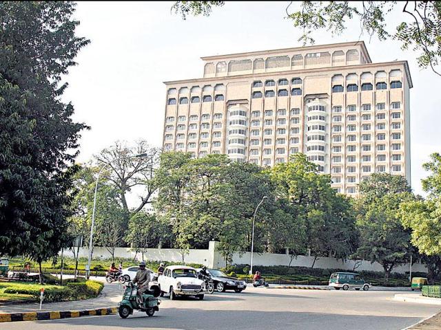 Delhi HC gave its nod for the public auction of the iconic Taj Mansingh Hotel.(Mohd Zakir/HT File Photo)