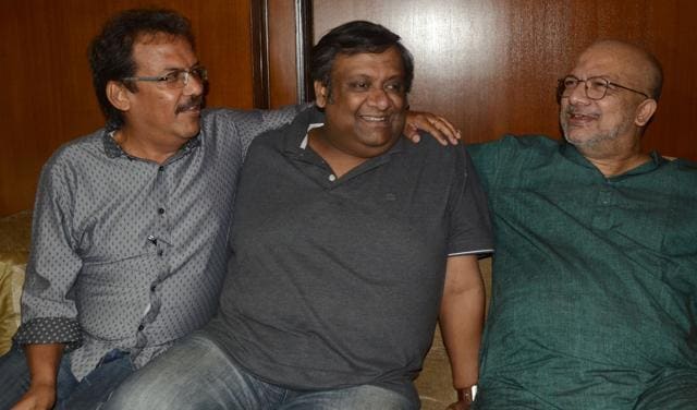Kaushik Ganguly (centre) plays the lead in Aniket Chattopadhyay’s Sankar Mudi. The film’s music has been composed by Kabir Suman (right). (Prateek Choudhury) Kaushik Ganguly (centre) plays the lead in Aniket Chattopadhyay’s Sankar Mudi. The film’s music has been composed by Kabir Suman (right). (Prateek Choudhury)