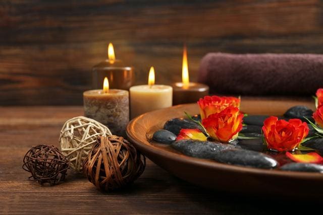 Nicely rolled up hand towels and coordinated bath linen in solid colours will take your bath décor to a new level. (Shutterstock) Nicely rolled up hand towels and coordinated bath linen in solid colours will take your bath décor to a new level. (Shutterstock)