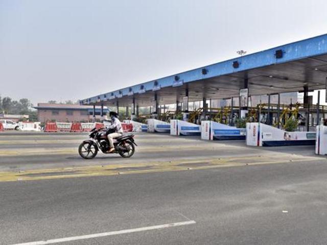 The DND flyway in Noida. (Burhaan Kinu / HT File Photo) The DND flyway in Noida. (Burhaan Kinu / HT File Photo)