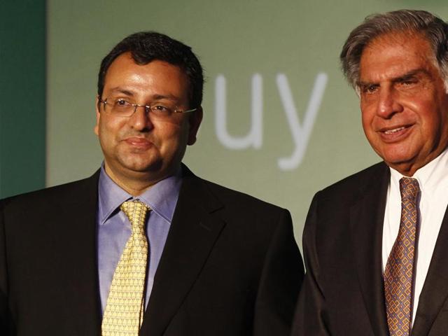 File photo of interim chairman Ratan Tata with ousted chairman, Cyrus Mistry.(HT Archive)