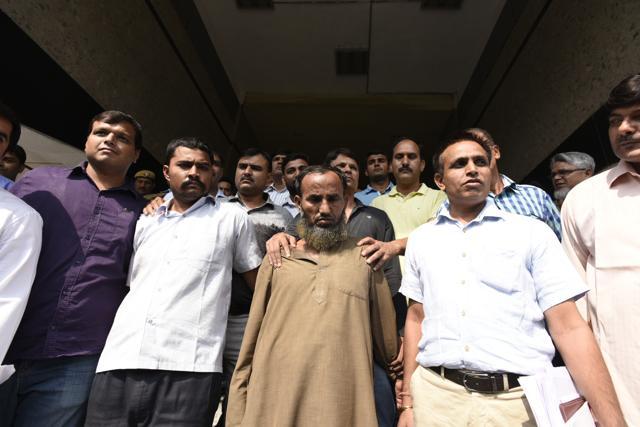 Delhi Police crime branch arrested two Indian nationals over charges of spying for Pakistan in New Delhi. (Sonu Mehta/HT Photo) Delhi Police crime branch arrested two Indian nationals over charges of spying for Pakistan in New Delhi. (Sonu Mehta/HT Photo)