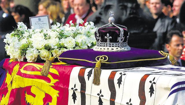 The coffin of the Queen Mother with her crown bearing the Kohinoor diamond in a picture dated April 05, 2002 (Tim Graham/Getty Images) The coffin of the Queen Mother with her crown bearing the Kohinoor diamond in a picture dated April 05, 2002 (Tim Graham/Getty Images)
