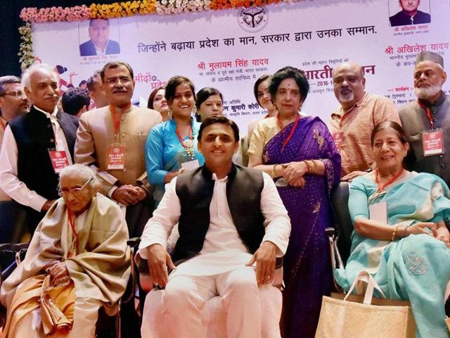 Uttar Pradesh chief minister Akhilesh Yadav with awardees at Yash Bharti Samman function in Lucknow on Thursday. (PTI Photo) Uttar Pradesh chief minister Akhilesh Yadav with awardees at Yash Bharti Samman function in Lucknow on Thursday. (PTI Photo)