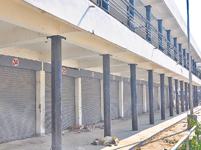 Allotment of 112 booths in her ward remained incomplete.(Sant Arora/ HT) Allotment of 112 booths in her ward remained incomplete.(Sant Arora/ HT)