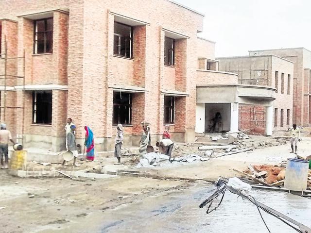 The park will comprise six building blocks and provide all basic amenities to the weavers. (HT file) The park will comprise six building blocks and provide all basic amenities to the weavers. (HT file)