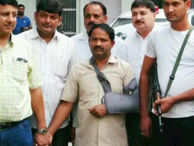 Farhat, (center) the PA of SP’s Rajya Sabha MP Munawwar Saleem, was detained Friday night and was later arrested by Delhi Crime Branch on Saturday in connection with the Pak espionage racket. (HT Photo) Farhat, (center) the PA of SP’s Rajya Sabha MP Munawwar Saleem, was detained Friday night and was later arrested by Delhi Crime Branch on Saturday in connection with the Pak espionage racket. (HT Photo)