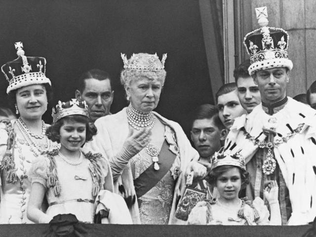 The royal family of Great Britain on the balcony at Buckingham Palace after the coronation of King George VI of England on May 12, 1937. (From left to right): Queen Elizabeth, Princess Elizabeth, the Queen Mother, Princess Margaret, and King George VI. The Kohinoor is in the crown specially created for the coronation of Queen Elizabeth (mother of the reigning monarch)(Corbis via Getty Images) The royal family of Great Britain on the balcony at Buckingham Palace after the coronation of King George VI of England on May 12, 1937. (From left to right): Queen Elizabeth, Princess Elizabeth, the Queen Mother, Princess Margaret, and King George VI. The Kohinoor is in the crown specially created for the coronation of Queen Elizabeth (mother of the reigning monarch)(Corbis via Getty Images)