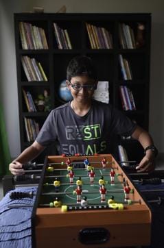 Mihir Dhawan celebrates Diwali without crackers. (Ravi Choudhary/Hindustan Times) Mihir Dhawan celebrates Diwali without crackers. (Ravi Choudhary/Hindustan Times)