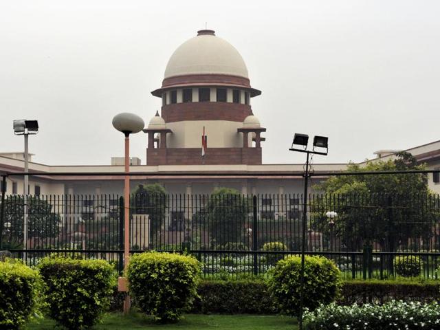 The Supreme Court held that the principle of ‘equal pay for equal work’ has to be made applicable to temporary staffers as well. (HT File Photo) The Supreme Court held that the principle of ‘equal pay for equal work’ has to be made applicable to temporary staffers as well. (HT File Photo)