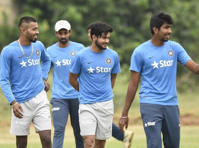Hardik Pandya, Dhawal Kulkarni, Manish Pandey and Jasprit Bumrah during a practice session in Visakhapatnam on Friday. (Subhendu Ghosh/HT Photo) Hardik Pandya, Dhawal Kulkarni, Manish Pandey and Jasprit Bumrah during a practice session in Visakhapatnam on Friday. (Subhendu Ghosh/HT Photo)