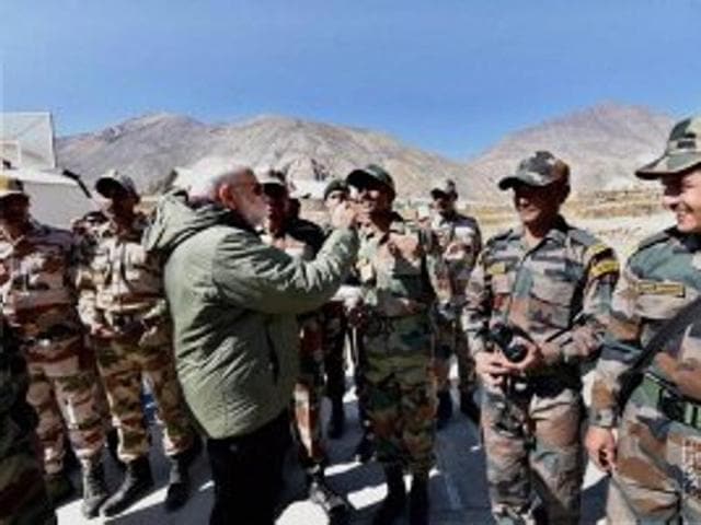 Modi celebrates Diwali with soldiers near China border | Latest News India - Hindustan Times